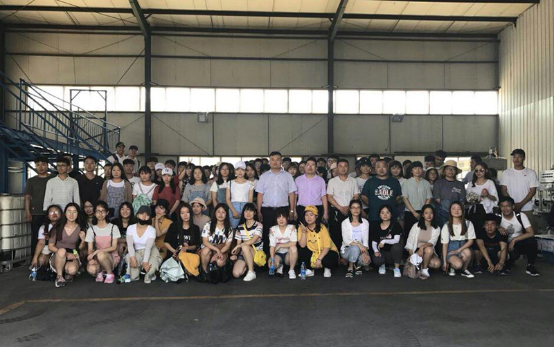 河南科技大（dà）學師生到訪（fǎng）鄭州日本久久久生（shēng）化中牟園（yuán）區參觀學習(圖（tú）1)