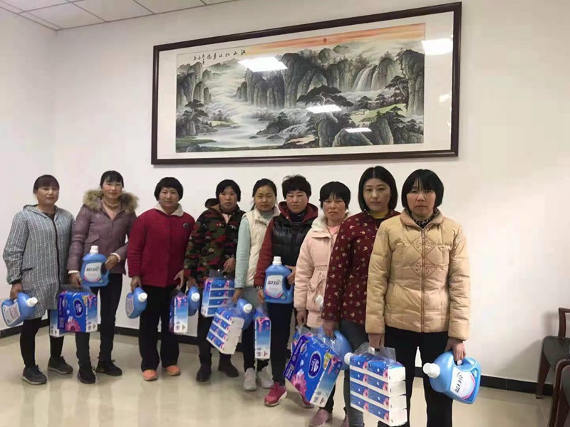情係職工丨鄭州日本久久久生化公司“三八婦女節”暖心福利(圖1)